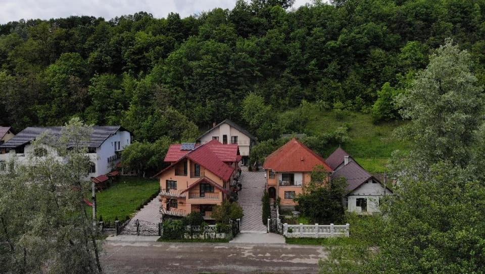 Dupa Apa La Razvan Sighetu Marmatiei Exterior photo