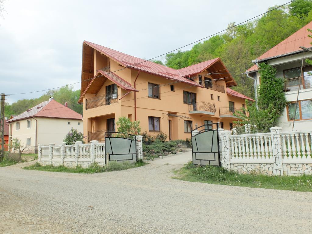 Dupa Apa La Razvan Sighetu Marmatiei Exterior photo